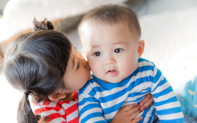 間違いだらけだった私の 赤ちゃん返り 対策 きょうだい子育て体験談 子育てに役立つ情報満載 すくコム Nhkエデュケーショナル