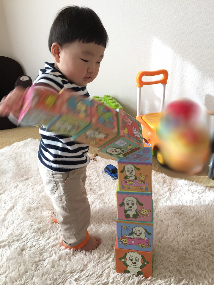 1歳の誕生日プレゼントのエピソードを紹介 いないいないばあっ 周年キャンペーン 子育てに役立つ情報満載 すくコム Nhkエデュケーショナル